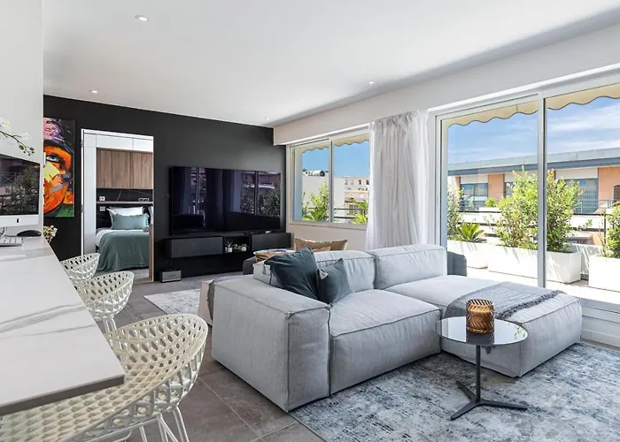 Luxurious Penthouse Rooftop Martinez Croisette